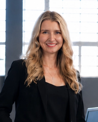 Doctor Ashley Bristow, dentist near Las Colinas