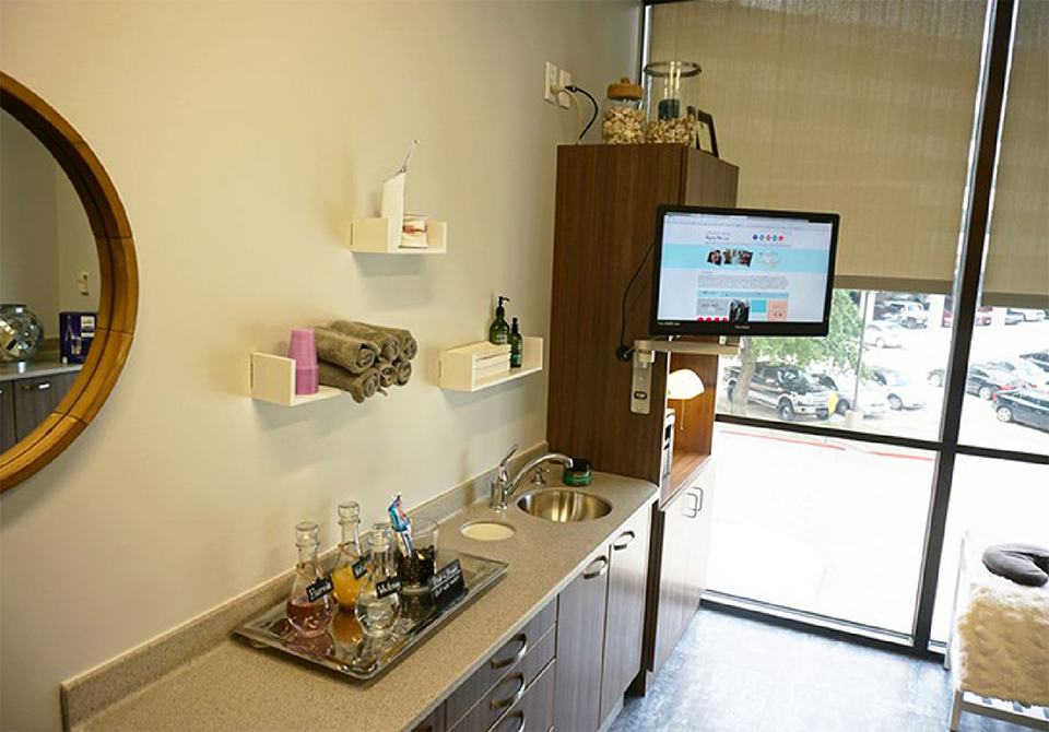 Countertop and sink in a dental treatment room